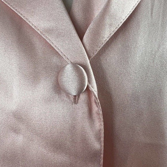 Victoria's Secret Vintage Pink Satin Pajama Set Top and Shorts M/L Gold Label - Picture 6 of 16